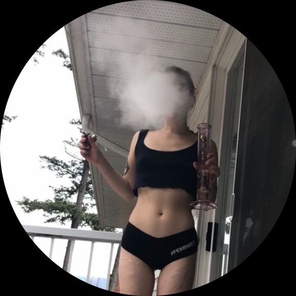 Profile Picture of Violet Erato (@effyvelvet) on Poshmark