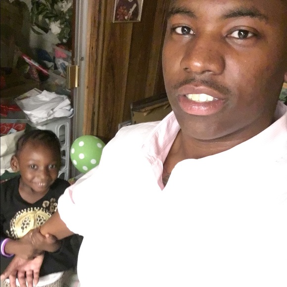 Profile Picture of Jeremy Lewis (@4pound1) on Poshmark