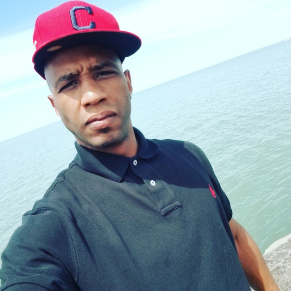 Profile Picture of Clinton Bryant (@clinton3an4) on Poshmark