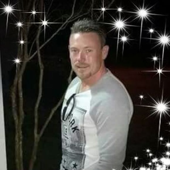 Profile Picture of Aaron Reynolds (@reynolds6841) on Poshmark