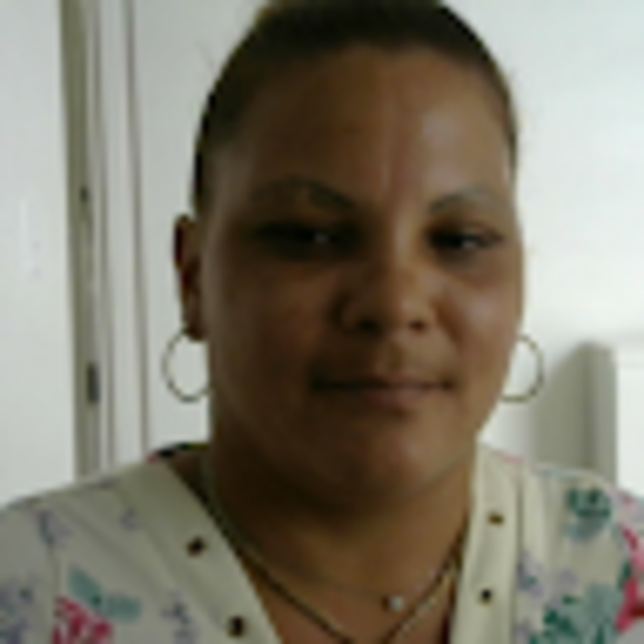 Profile Picture of Iris Pacheco (@irispacheco018) on Poshmark