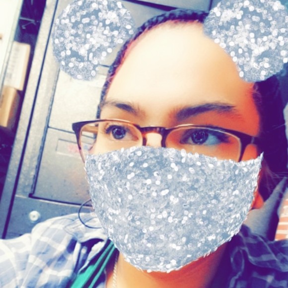 Profile Picture of Mary Cardona (@mcardona1558) on Poshmark