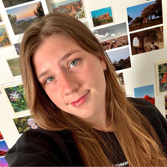 Profile Picture of Sasha Marshall (@sashamars33) on Poshmark