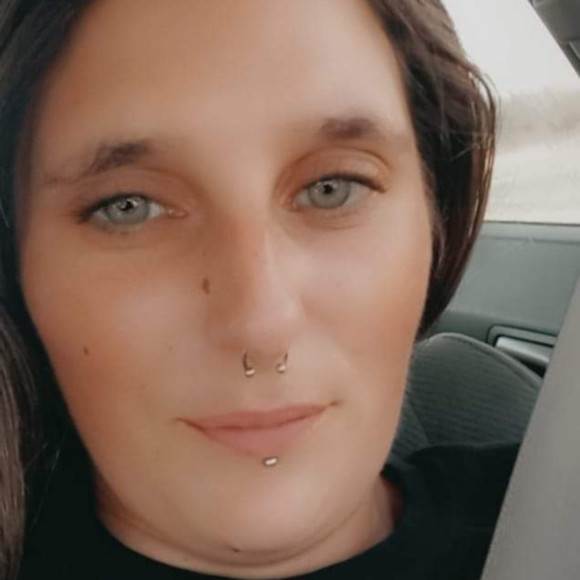 Profile Picture of Dee Chambers (@deechambers221) on Poshmark