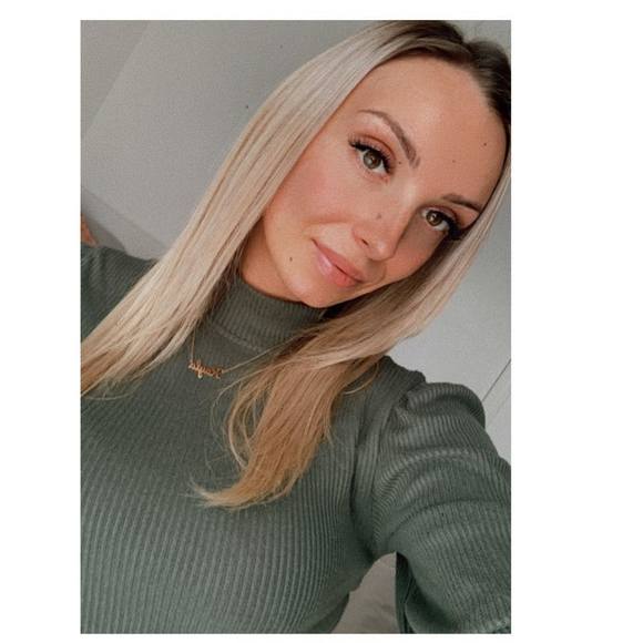 Profile Picture of Carolanee Chretien (@caroee3) on Poshmark