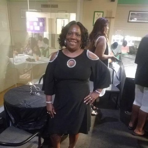 Profile Picture of Venessa Harris (@kyleehar849) on Poshmark