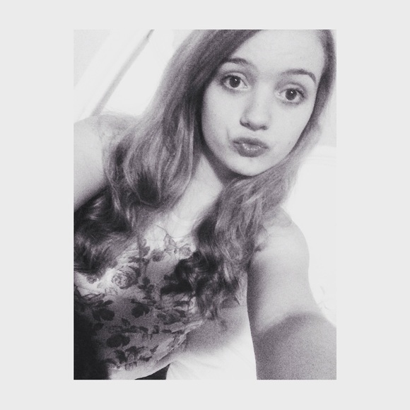 Profile Picture of Mckenzie Lenox (@mckenzielenox) on Poshmark