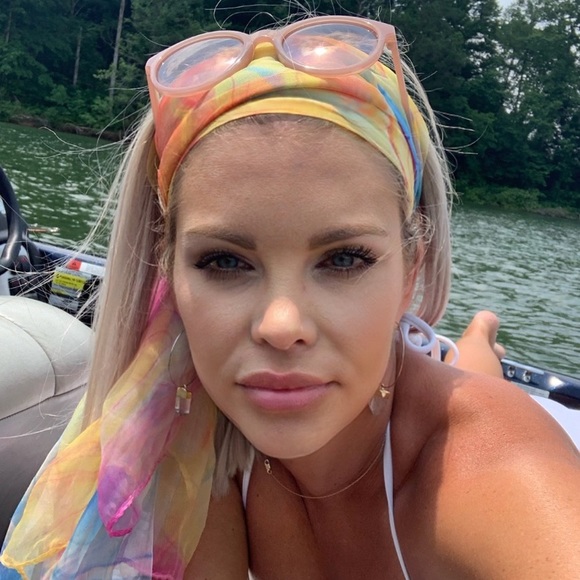 Profile Picture of Bianca Davis (@prtyis52) on Poshmark