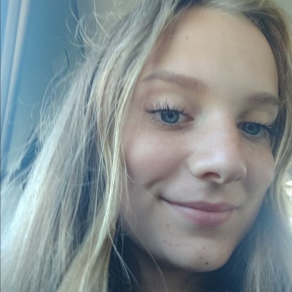 Profile Picture of Jesalyn Carpino (@jesalyncarpino1) on Poshmark