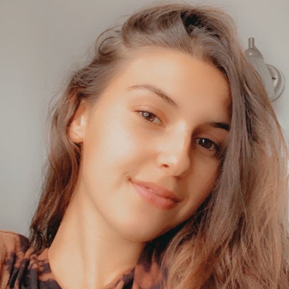 Profile Picture of Jami Sassone (@jamisassone96) on Poshmark