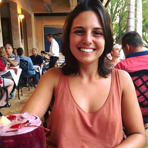 Profile Picture of Sofia Lubschik (@sofialubschik) on Poshmark