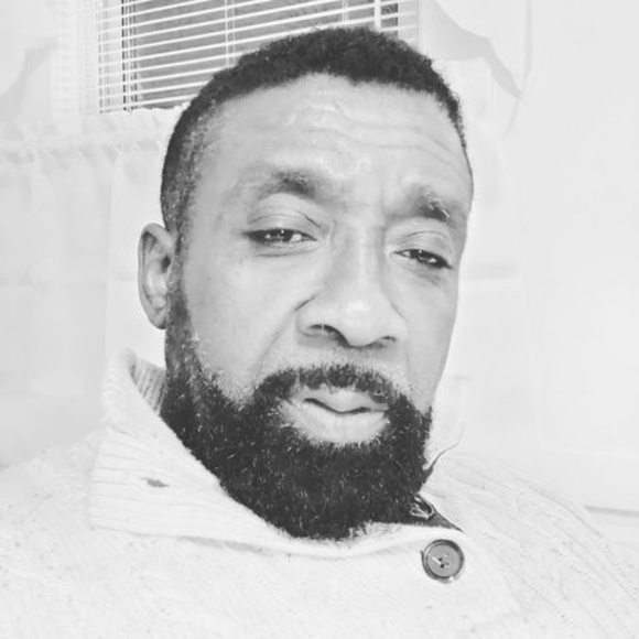 Charles Leveille - Poshmark Profile Picture of Charles Leveille (@charlesleveille) on Poshmark