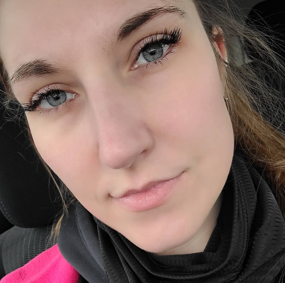 Profile Picture of Julia Maier (@juliarmaier) on Poshmark