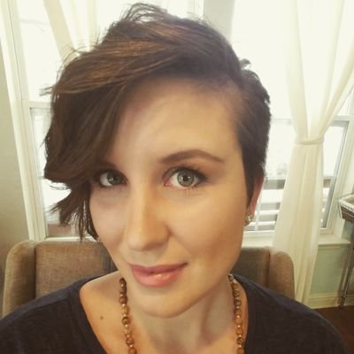 Profile Picture of Larissa Jones (@L_DUB09) on Twitter