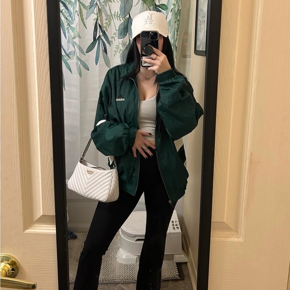 Profile Picture of Kendra Parsons (@kendraparsons6) on Poshmark