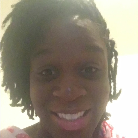 Profile Picture of Kemi Omotoso (@kemi0311) on Poshmark