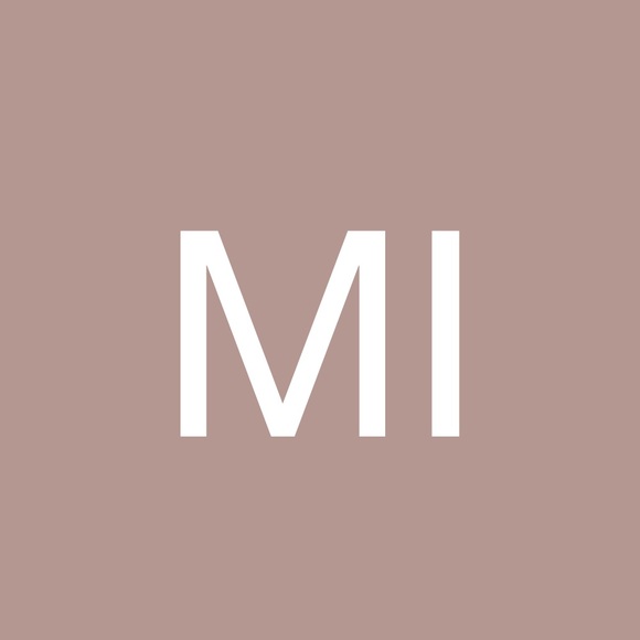 Profile Picture of Marcia Isom (@marciaisom) on Poshmark
