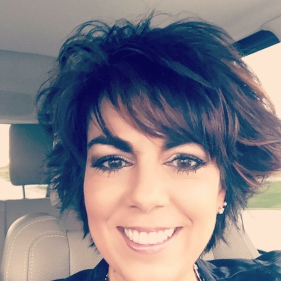 Profile Picture of Maria Lignos (@maiph) on Poshmark