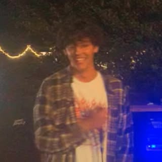 Profile Picture of seth (@seth_holt) on Instagram