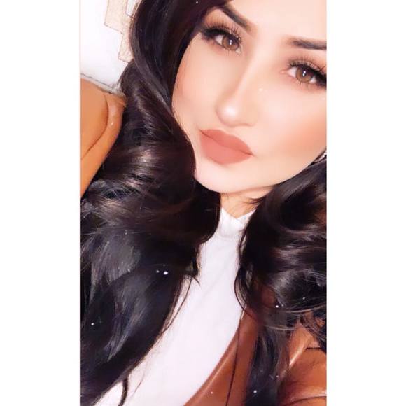 Profile Picture of Janet Lara (@janet_lara) on Poshmark