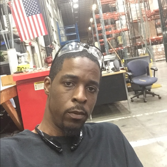 Profile Picture of Greg Slade (@tone1985) on Poshmark