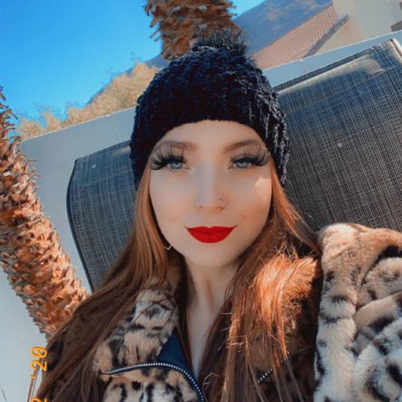 Profile Picture of Brittany Pool (@xoxobrittaany) on Poshmark