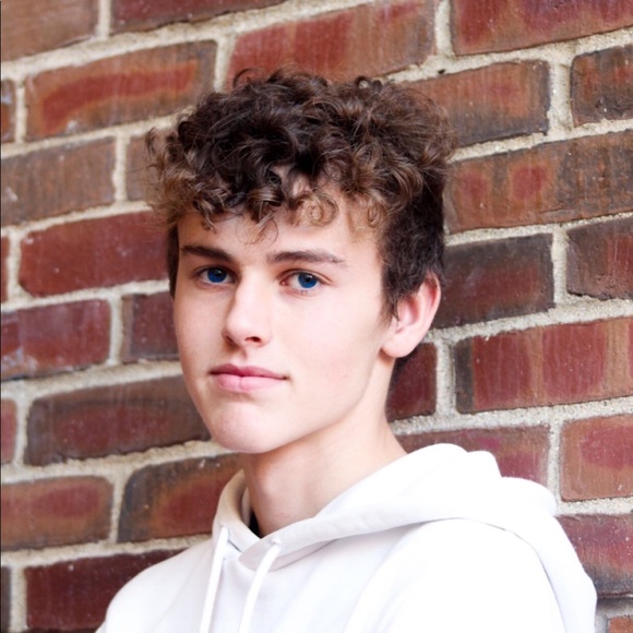 Profile Picture of Damian Dierkes (@damiandierkes5) on Poshmark