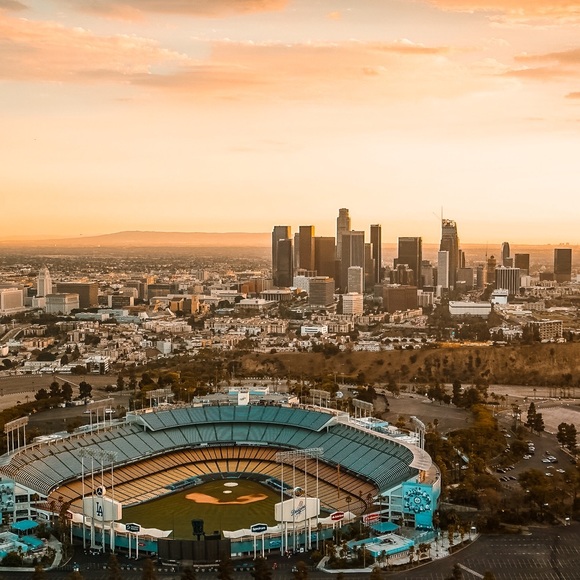 Profile Picture of Cameron Hirahara (@chirahara) on Poshmark