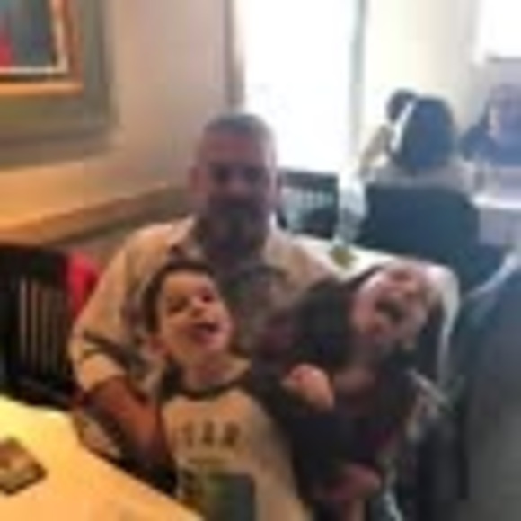 Profile Picture of Jeff Stump (@jeffstump) on Poshmark