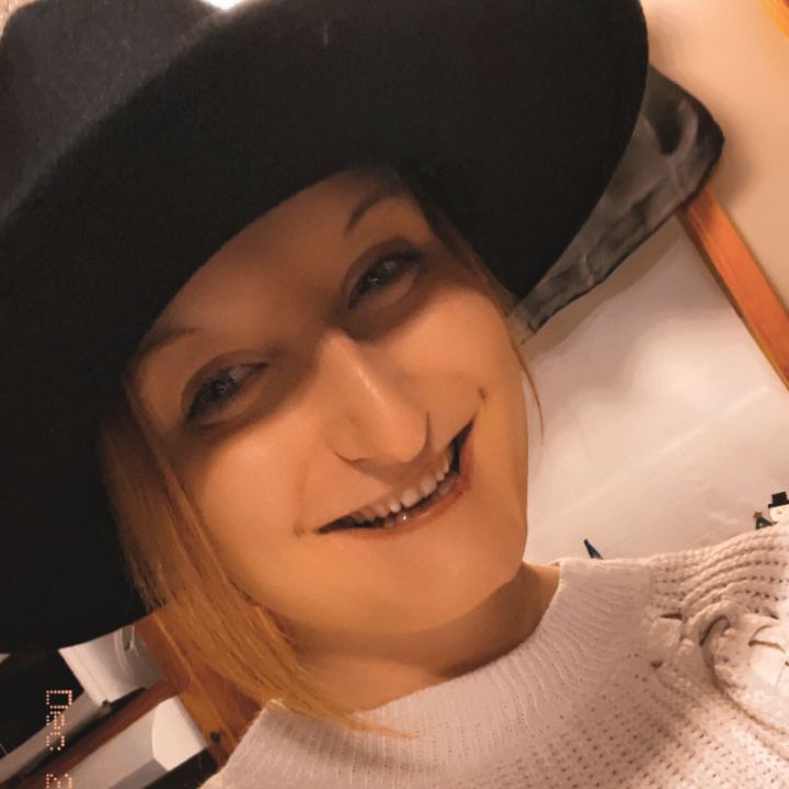 Profile Picture of April Hayes (@@aprilhayes5) on Tiktok