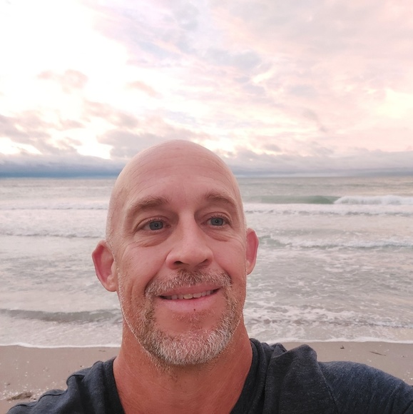 Profile Picture of Rick Schendel (@rschendel51) on Poshmark