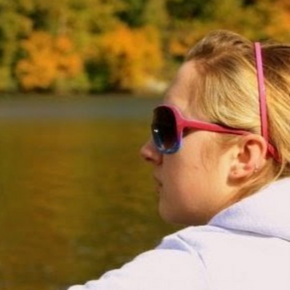 Profile Picture of Amy Slicker (@aeslicker) on Poshmark