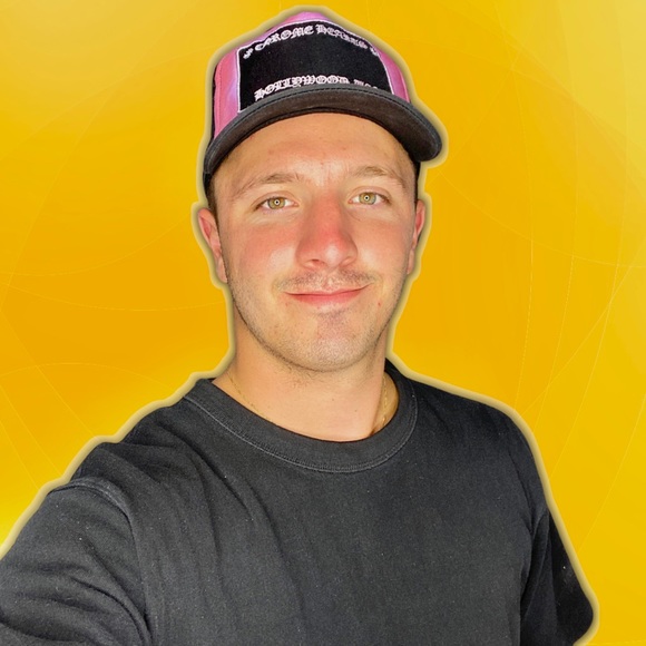 Profile Picture of Stevie Furlano (@sf619) on Poshmark