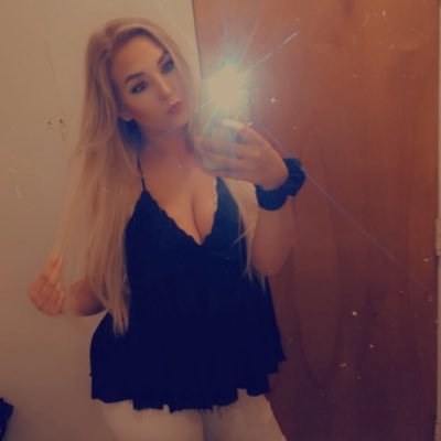 Profile Picture of Macee Danielle 🌺 (@DannMacee) on Twitter