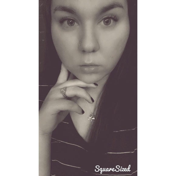 Profile Picture of Kendall Forney (@kendall_l96) on Poshmark