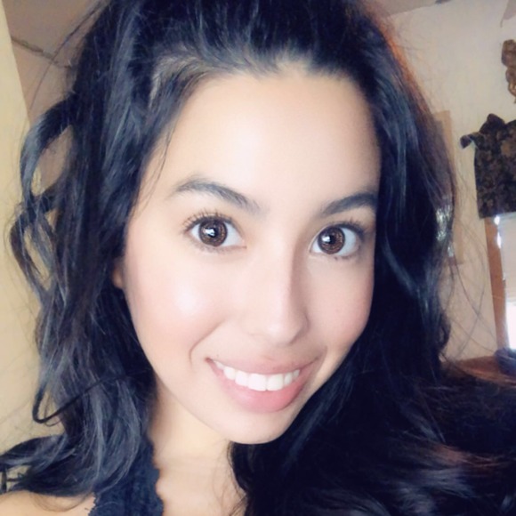 Profile Picture of Alexandra Bernal (@girlboss23) on Poshmark