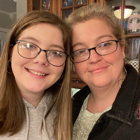 Profile Picture of Joni Olmstead (@davidhoneybear) on Poshmark