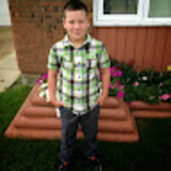 Profile Picture of Trudy Stolee (@trudystolee) on Poshmark