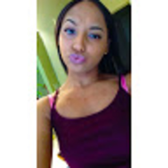 Profile Picture of Camryn Canaday (@camcan5599) on Poshmark