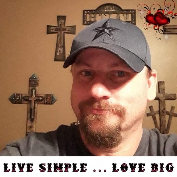 Profile Picture of David Brady (@davidbrady) on Poshmark