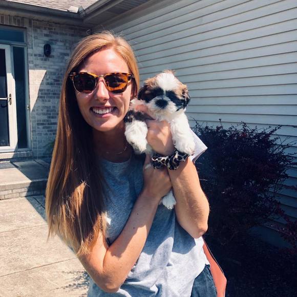 Profile Picture of Bailey Klutts (@bailey_klutts) on Poshmark