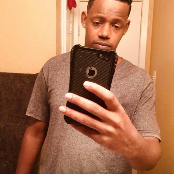 Profile Picture of Darren Sanders (@sandersd44) on Poshmark