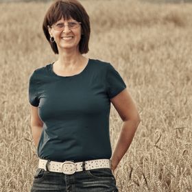 Profile Picture of Stamping with KD (@kdlogeman) on Pinterest