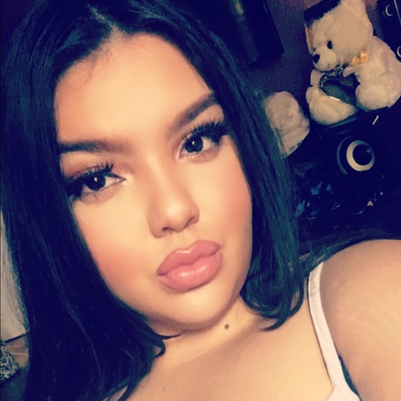 Profile Picture of Bianca Hurtado (@botitas233) on Poshmark