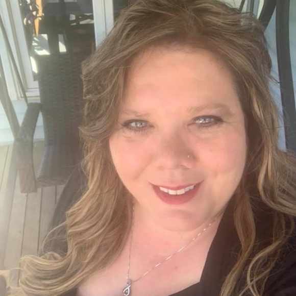 Profile Picture of Cindy Englesman (@sinful2008) on Poshmark