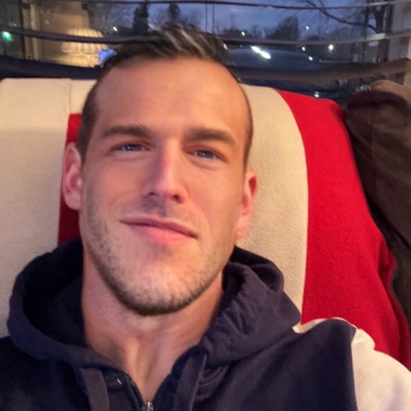 Profile Picture of Steve Pratt (@steve_pratt) on Poshmark