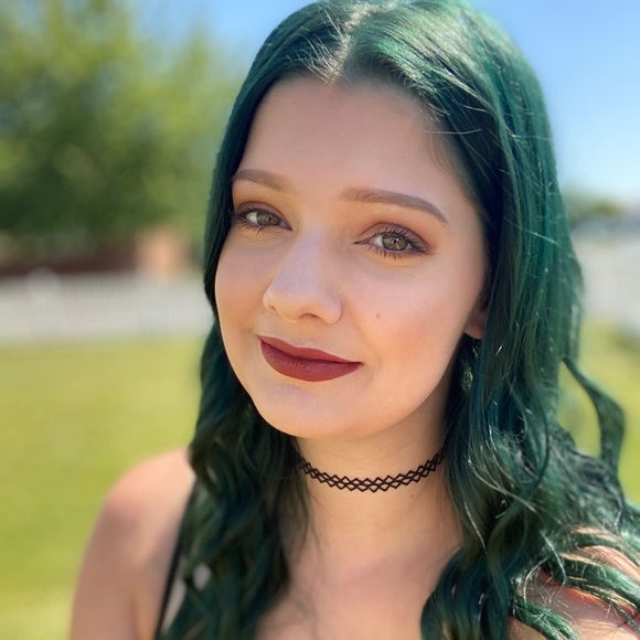 Profile Picture of Emily Dreier (@edreier94) on Poshmark