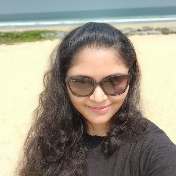 Profile Picture of Deepika Mallya (@deepikamallya) on Poshmark