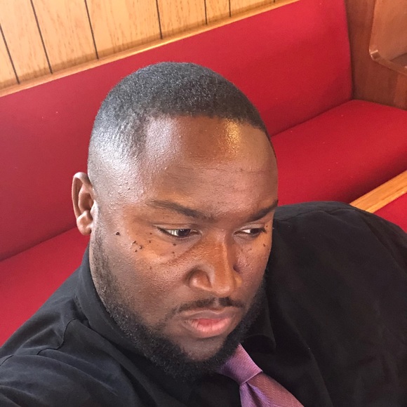 Profile Picture of Christopher Holloman (@chris8182) on Poshmark