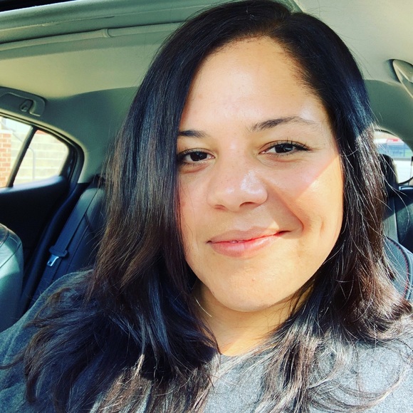 Profile Picture of Jessica Hustoles (@jhustoles) on Poshmark